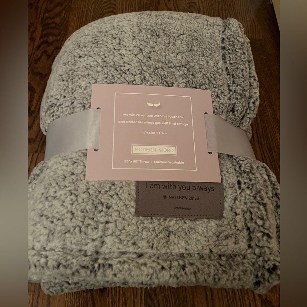 Modern Word “Matthew 28:20” Charcoal Sherpa Throw Blanket
